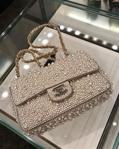 saco chanel con perlas|CHANEL.